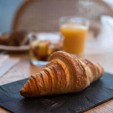 The Classic - Handwritten Collection Nicosia