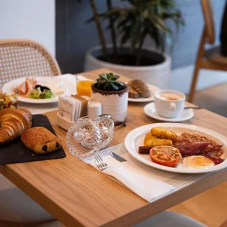 The Classic - Handwritten Collection 4* Nicosia