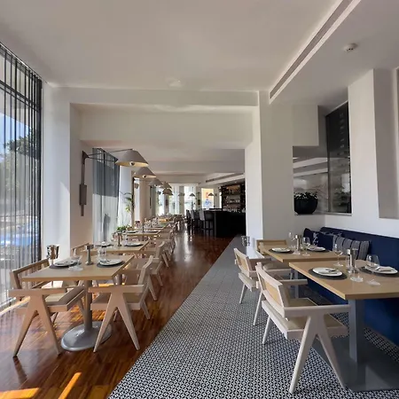 The Classic - Handwritten Collection 4* Nicosia