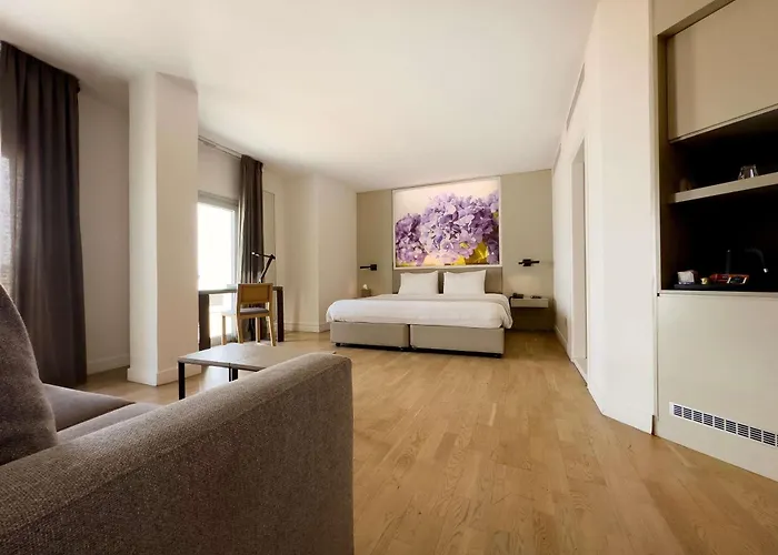 The Classic - Handwritten Collection Nikósie